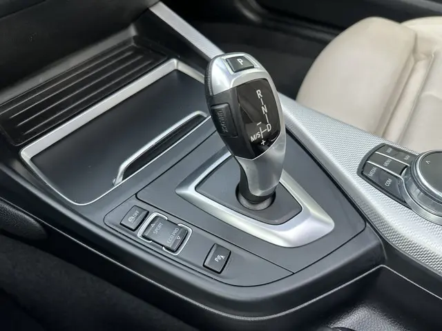 BMW 1 Serie 118i High Executive 2019 Benzine 24