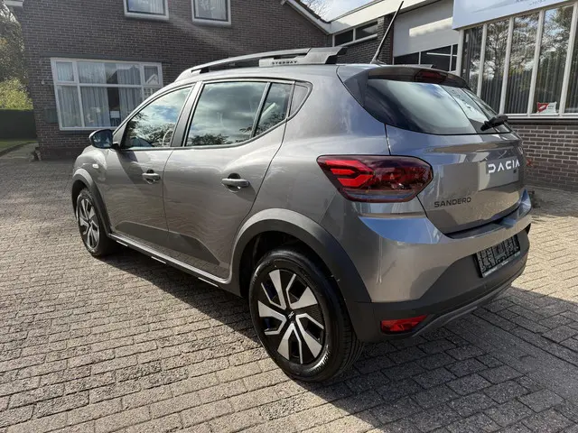 Dacia Sandero Stepway 1.0 TCe 90 Expression 2025 Benzine 4