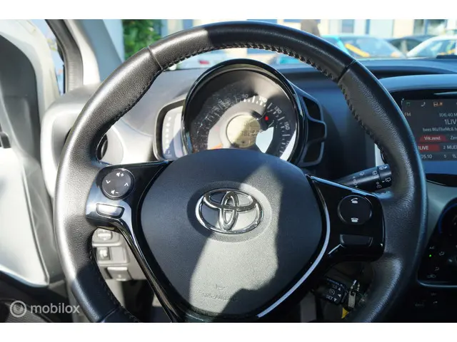 Toyota Aygo 1.0 VVT-i x-play 2016 Benzine 19
