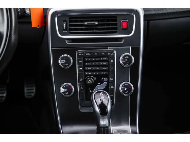 Volvo V60 1.5 T3 R-Design 2017 Benzine 12