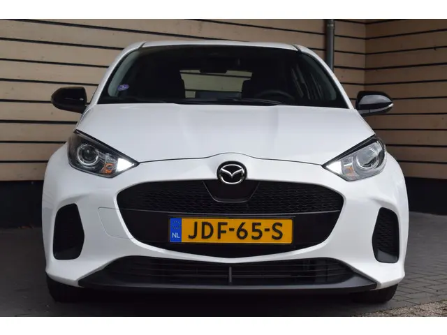 Mazda 2 Hybrid 3