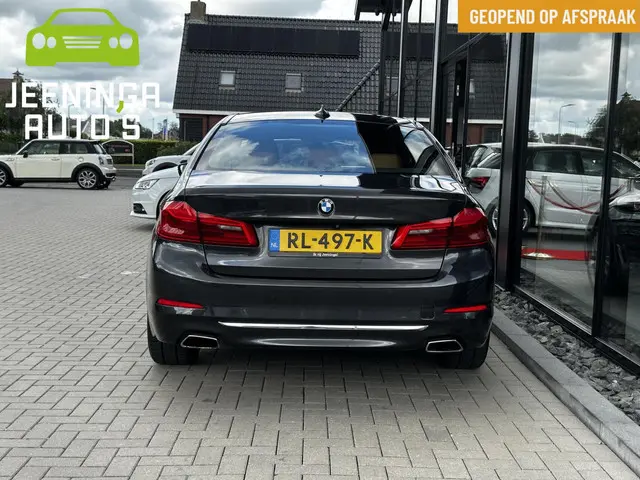 BMW 5 Serie 540i High Executive 2018 Benzine 33