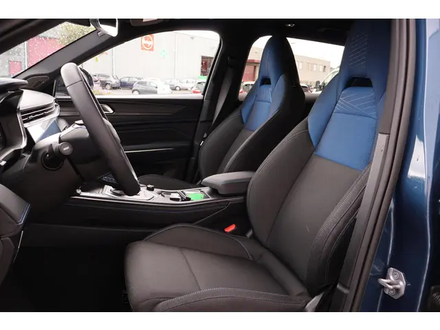 Lynk & Co 01 1.5 2024 Hybride Benzine 10