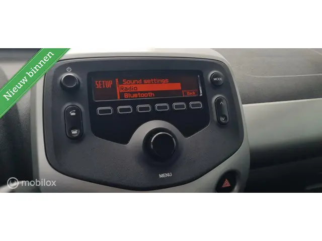Peugeot 108 1.0 VTi Active AUTOMAAT/5DEURS 2014 Benzine 28