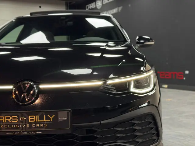 Volkswagen Golf 2.0 TSI GTI|PANO|STOELVER|ACC 2022 Benzine 12