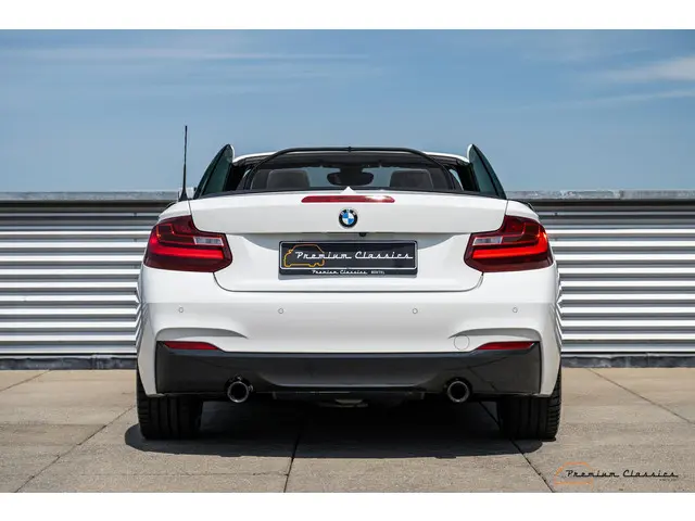 BMW 2 Serie Cabrio M235i Executive 2015 Benzine 8
