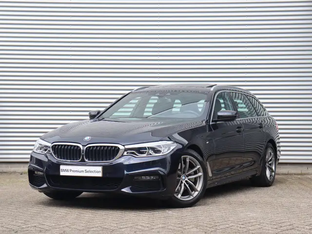 BMW 5 Serie Touring 520i 2019 Benzine 36