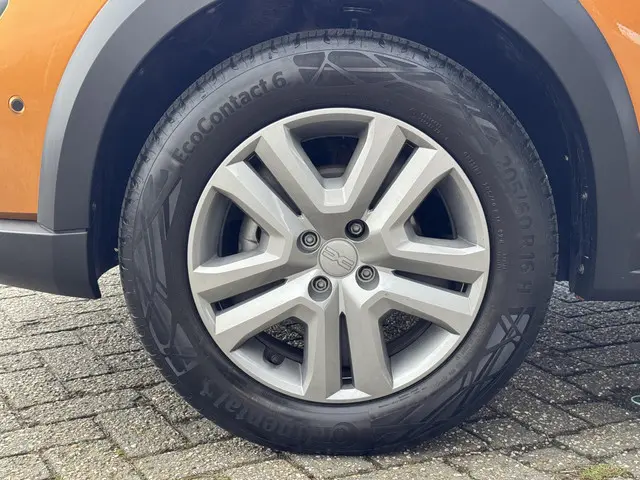 Dacia Sandero Stepway 1.0 TCe 90 Comfort 2021 Benzine 10