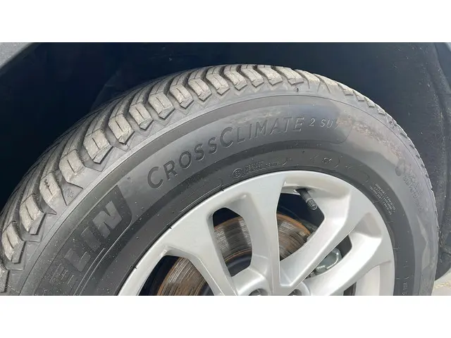 Ford Kuga 2.5 PHEV Titanium 2024 Hybride Benzine 45