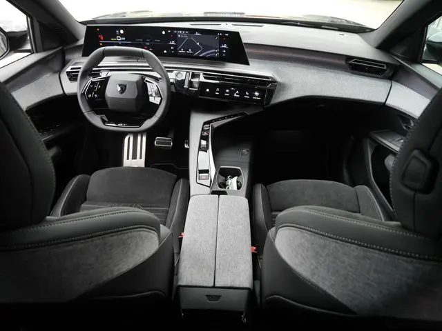 Peugeot e-5008 GT Avantage 73 kWh 2025 Elektrisch 7