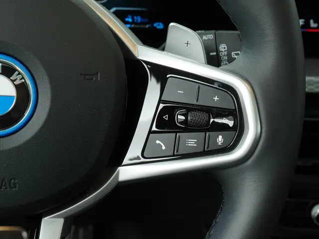 BMW 3 Serie Touring 330e 2025 Hybride Benzine 21