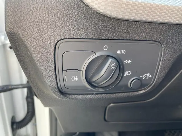 Audi Q2 35 TFSI S Edition 2024 Benzine 13