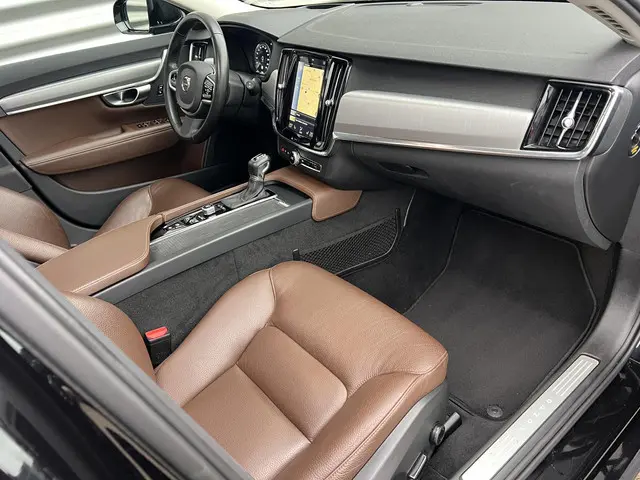 Volvo V90 2.0 T5 Momentum 2017 Benzine 21