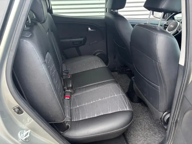 Kia Venga 1.4 CVVT EconomyLine 2015 Benzine 10