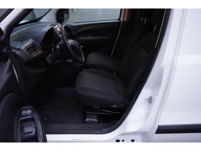 Opel Combo 1.3 CDTi L1H1 ecoFLEX Edition 2016 Diesel 6