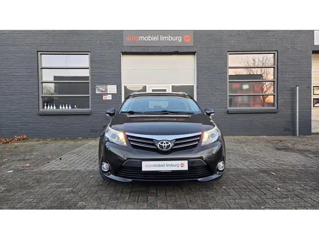 Toyota Avensis Touring Sports 1.8 VVT-i Sol 2015 Benzine 9