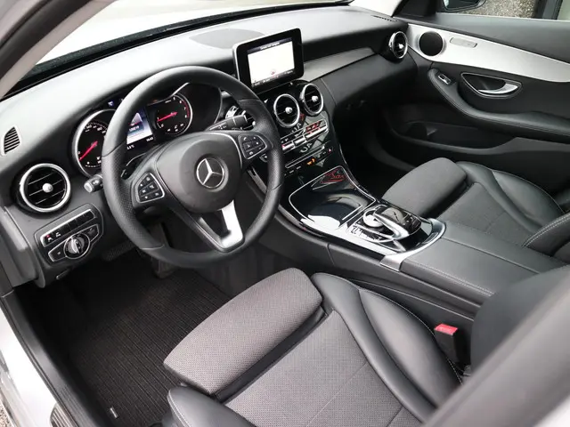 Mercedes-Benz C-Klasse 2