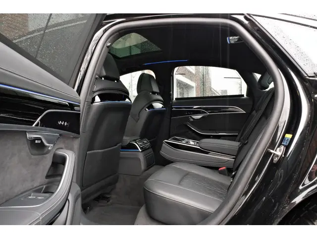 Audi A8 60 TFSI e quattro 2022 Hybride Benzine 12