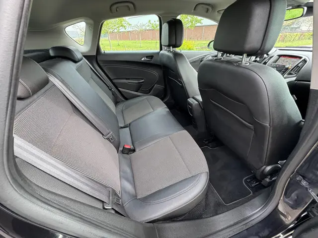 Opel Astra 1.4 Cosmo 1/2leer Nap Camera 2014 Benzine 21