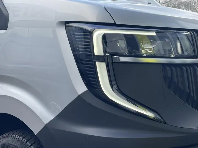 Renault Master T35 2.0 dCi 130 L2H2 Advance 2024 Diesel 21