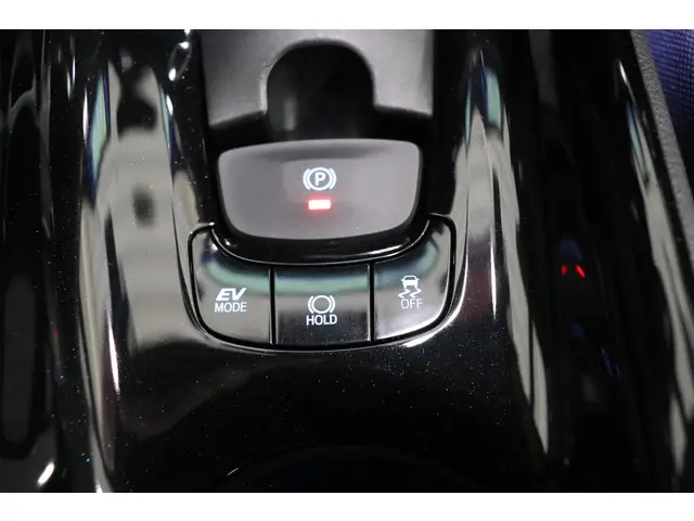 Toyota C-HR 1.8 Hybrid Bi-Tone, 2017 Hybride Benzine 8