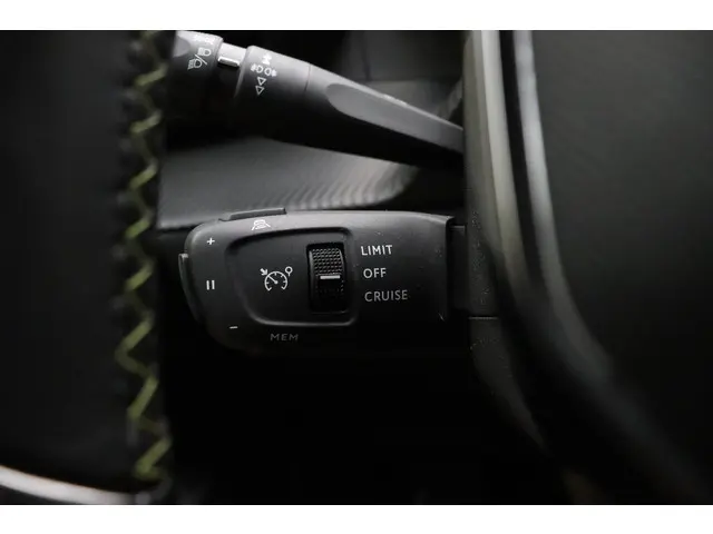 Peugeot 2008 1.2 PureTech GT-Line 2020 Benzine 29