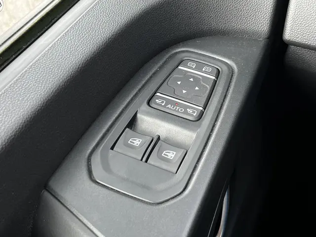 Renault Trafic 2.0 dCi 150 T29 L2H1 DC Luxe 2023 Diesel 21