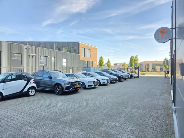 Mercedes-Benz GLA 180 Prestige 2015 Benzine 41