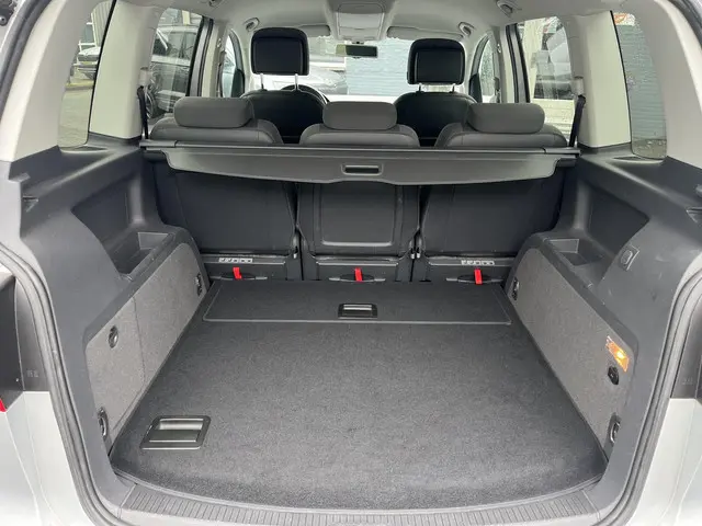 Volkswagen Touran 1.4 TSi DSG Business 2012 Benzine 18