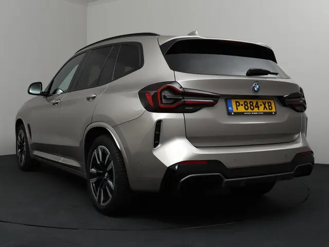 BMW iX3 Executive 80 kWh 2022 Elektrisch 39