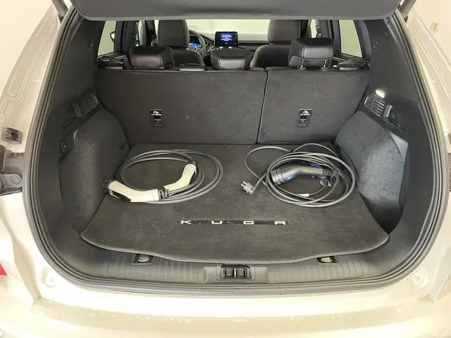 Ford Kuga 2.5 PHEV ST-Line X 2021 Hybride Benzine 35