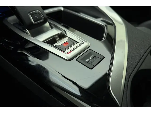 Peugeot 5008 1.2 PureTech Allure 2018 Benzine 23