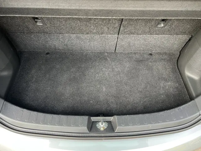 Suzuki Splash 1.2 Exclusive EASSS 2015 Benzine 35