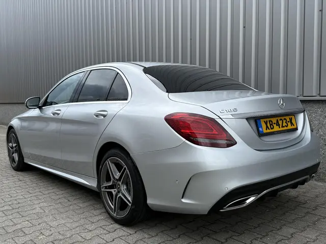 Mercedes-Benz C-Klasse 180 AMG 2018 Benzine 13