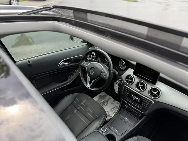 Mercedes-Benz GLA 200 Ambition 2015 Benzine 11