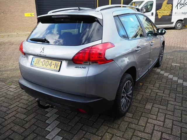 Peugeot 2008 1.2 PureTech Blue Lion 2016 Benzine 5