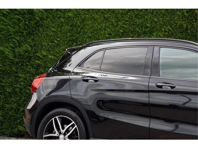 Mercedes-Benz GLA GLA 180 Ambition Night 2016 Benzine 9
