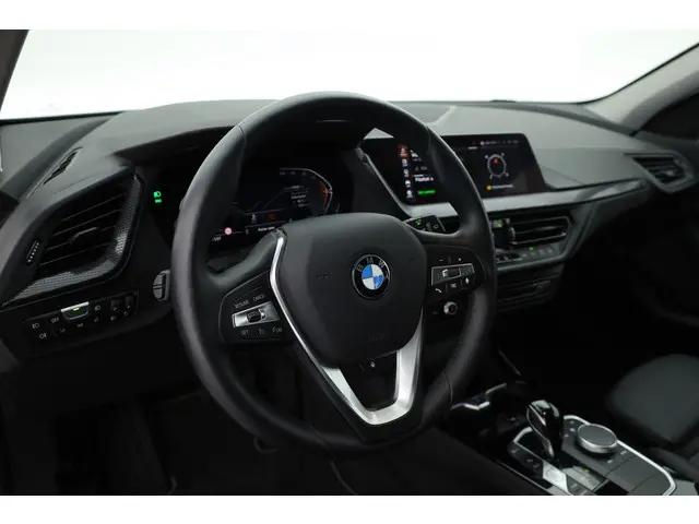 BMW 1 Serie 120i 2023 Benzine