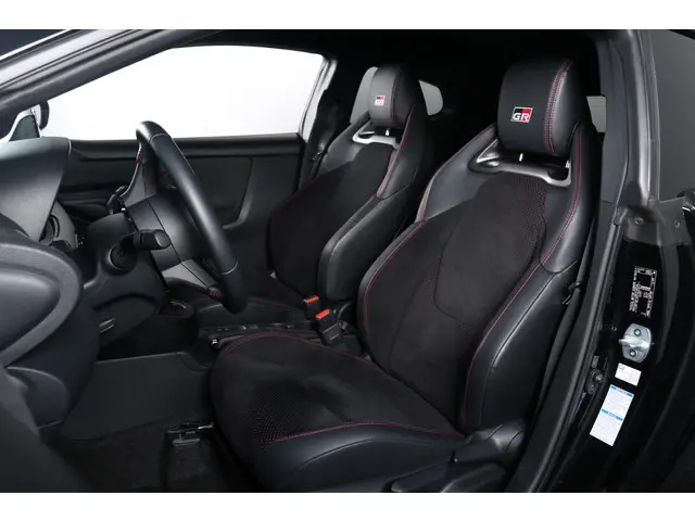Toyota Yaris 1.6 GR Performance, AWD, 261PK 2023 Benzine 10