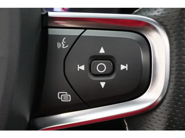 Volvo XC40 2.0 T4 AWD R-Design 2018 Benzine 41