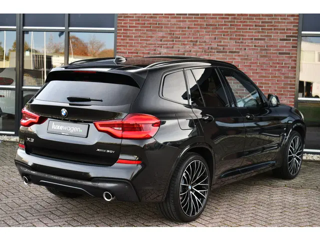 BMW X3 xDrive30i M-Sport 2018 Benzine 32