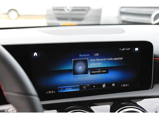 Mercedes-Benz A-Klasse 180 AMG 2019 Benzine 18