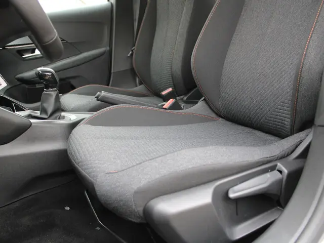 Peugeot 208 1.2 PureTech 75 Style 2025 Benzine 7