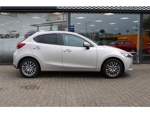 Mazda 2 1.5 Skyactiv-G Luxury 2023 Benzine 6