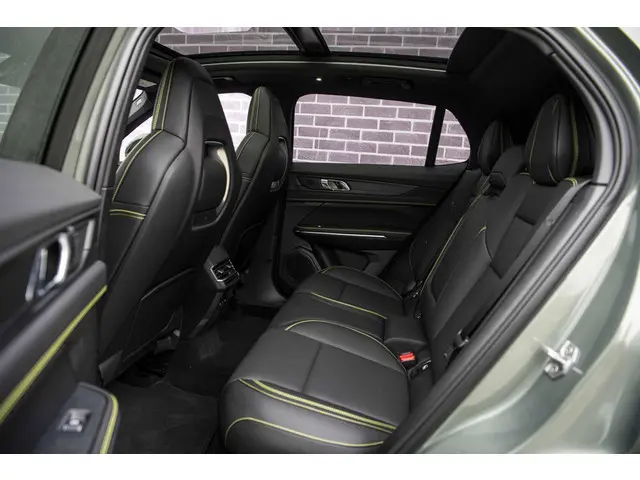 Lynk & Co 01 1.5 More 2025 Hybride Benzine 8