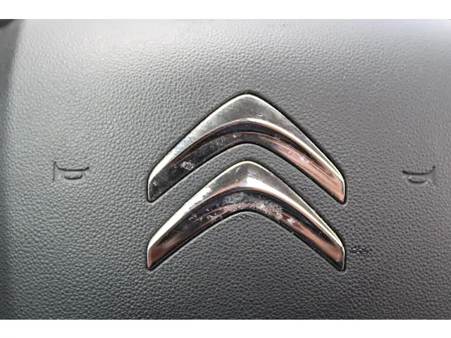 Citroën C5 Aircross 1.2 PureTech Shine 2021 Benzine 25