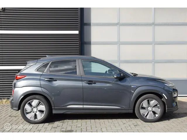 Hyundai Kona EV Premium 64 kWh + Trekhaak 2019 Elektrisch 6