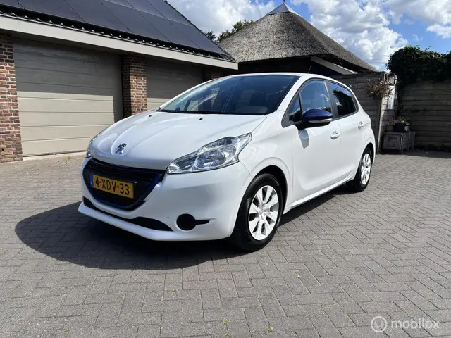 Peugeot 208 1.0 VTi LIKE Nieuwe motor!!!!! 2014 Benzine