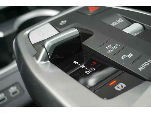 BMW X1 xDrive25e 2025 Hybride Benzine 12