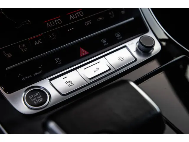 Audi Q7 SQ7 S-Line Grijs kenteken 2020 Diesel 32